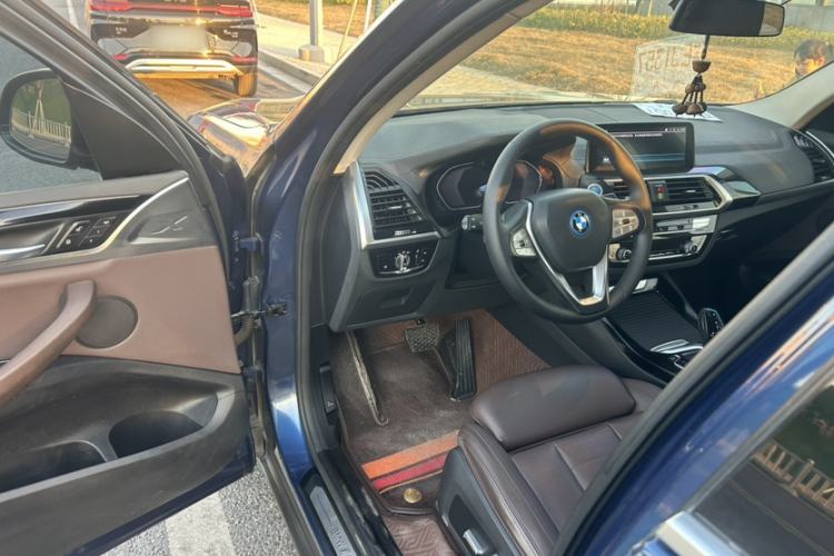 Used BMW iX3 2021 Updated Leading Edition
