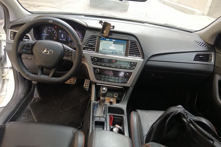 Used Hyundai Sonata 2015 1.6T GLS Smart Model Center Console