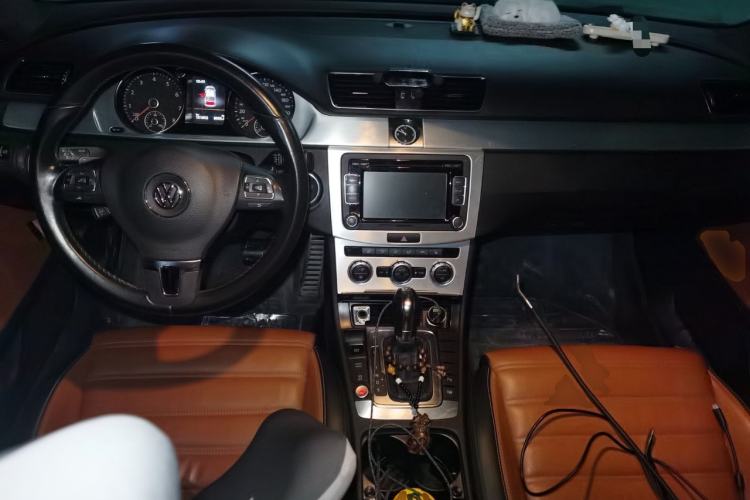 Used Volkswagen FAW-Volkswagen CC 2016 1.8TSI Luxury Model Center Console