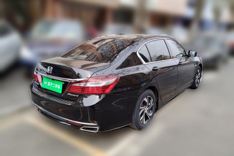 Used Honda Accord 2016 2.0L Comfort Edition Rear Right 45 Deg
