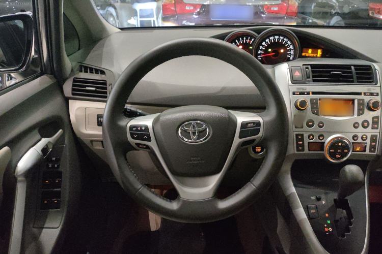 Used Toyota Verso 2014 Starlight 180G CVT Deluxe Multi-Function Edition
