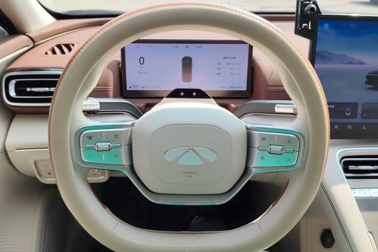 Used Chery Fulwin A9L 2025 Model, Four-Wheel Drive High-Energy Peak Edition Steering Wheel
