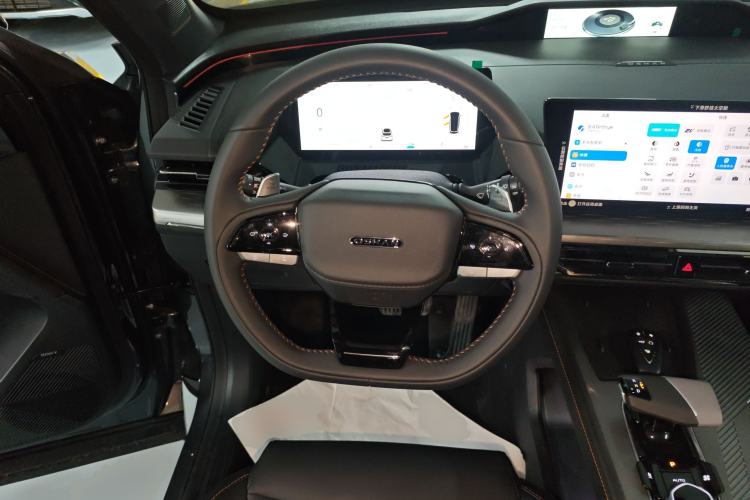 Used Oshan Z6 New Energy 2023 ZhiDian iDD 150KM Flagship PLUS Smart Parking Edition