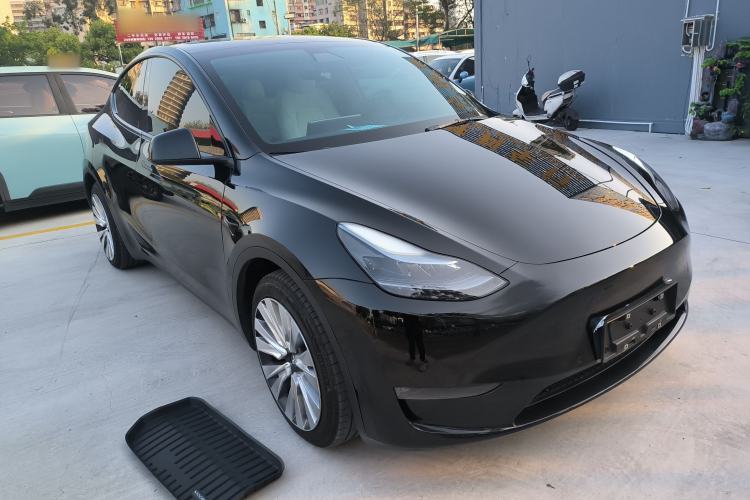 Used Tesla Model Y 2022 Long-Range All-Wheel-Drive Version