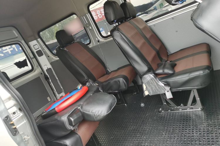 Used SAIC MAXUS Xintu V80 2023 2.0T Manual Classic Aoyuntong Long Wheelbase Mid-Height 6/7/8/9-Seater