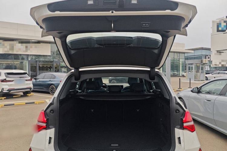 Used BMW X3 2025 xDrive25L Luxury Package Trunk