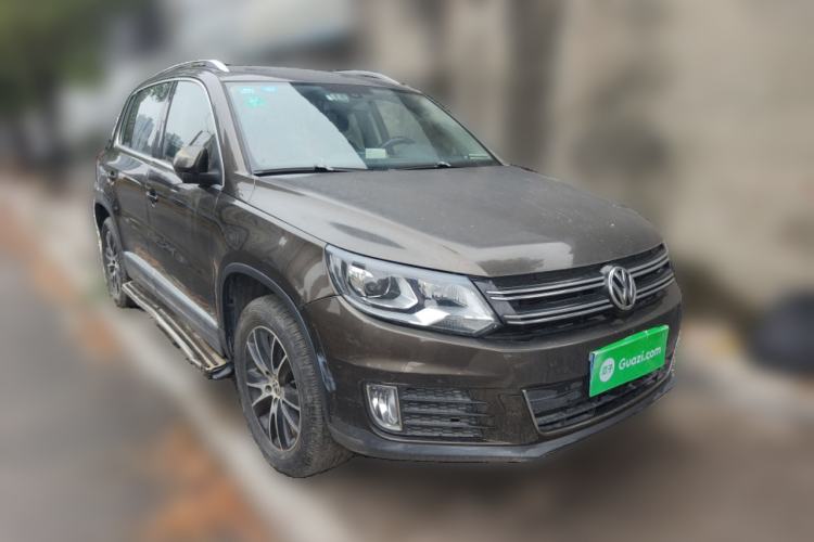 Used Volkswagen Tiguan 2015 1.8TSI Automatic Two-Wheel Drive Luxury Model Front Right 45 Deg