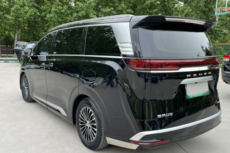 Used Denza D9 2022 DM-i 970 Four-Wheel Drive Flagship Model Exterior 9