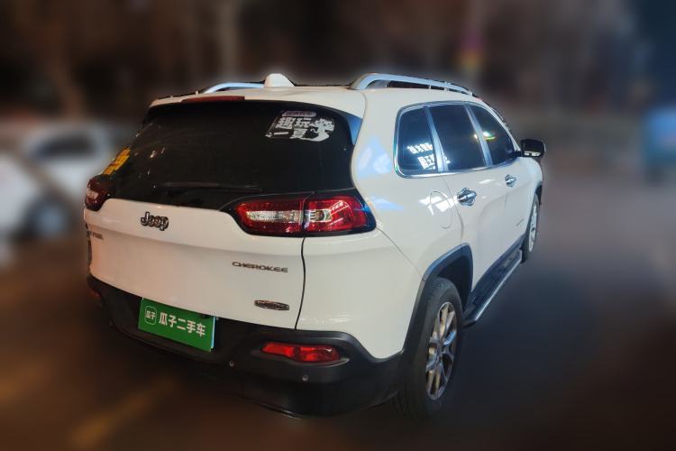 Used Jeep Cherokee 2016 2.4L Leading Smart Version
