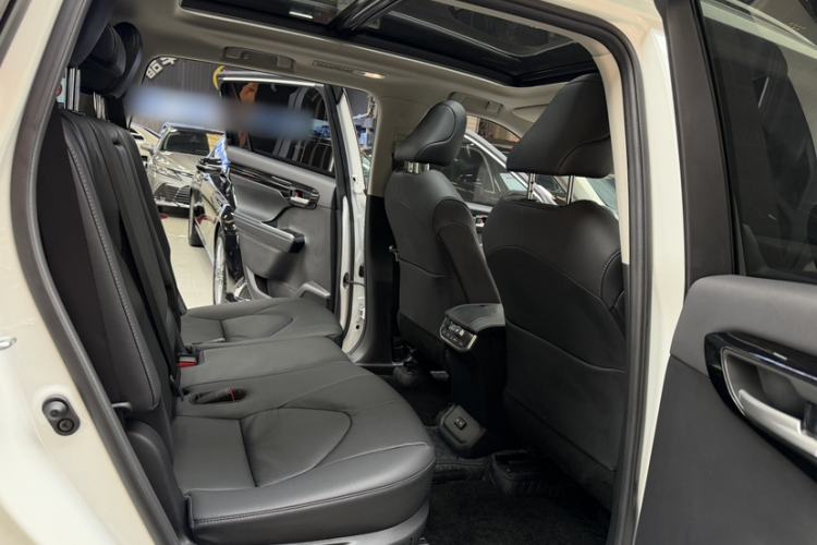 Used Toyota Highlander 2023 2.5L Smart Electric Hybrid Dual-Engine Four-Wheel Drive Prestige Version – 7 Seats
