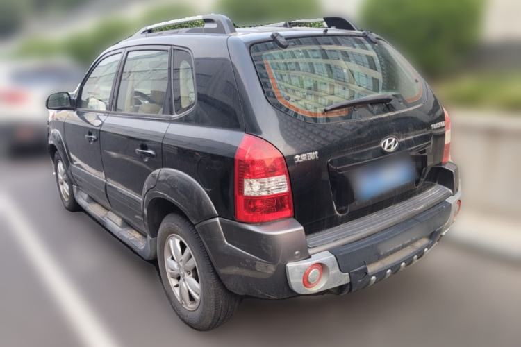 Used Hyundai Tucson 2009 2.0L Automatic Two-Wheel Drive with Sunroof Rear Left 45 Deg