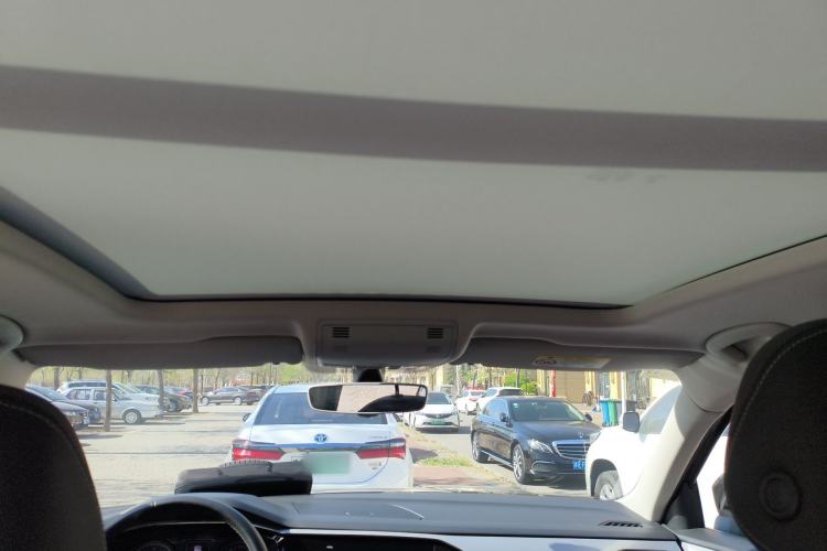 Used Volkswagen Tayron 2020 330TSI Two-Wheel Drive Luxury Smart Connectivity Version Headliner