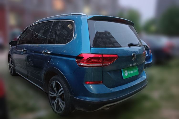 Used Volkswagen Touran 2021 Volkswagen Touran L 280TSI DSG Boundary Edition 7-Seater Rear Left 45 Deg