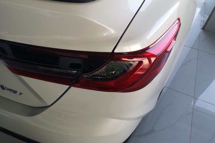 Used Toyota Camry 2026 Model Dual-Engine 2.0HSE Sport Lite Edition
