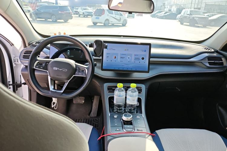 Used BYD Destroyer 05 2024 HONOR Edition DM-i 55KM Luxury Model Center Console