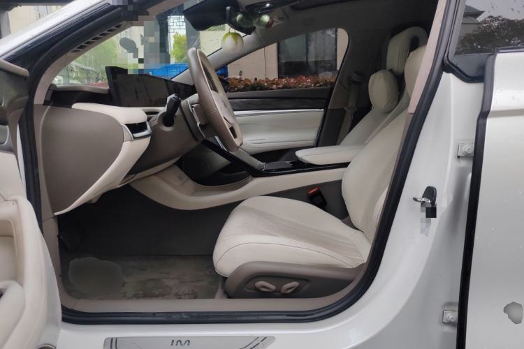 Used IM L7 2022 Dynamic Model Left Front Seat