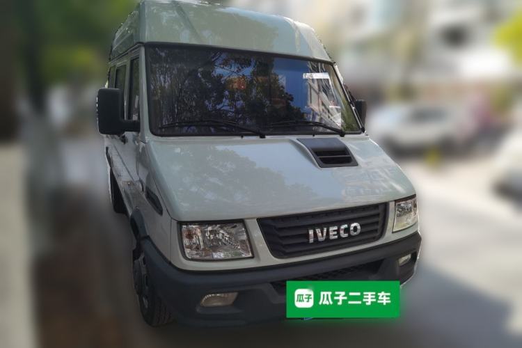 Used Iveco Daily 2017 2.5T A35 Passenger Van 5-7 Seats Model 47Z5
