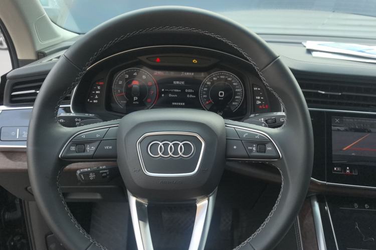 Used Audi Q7 2024 55 TFSI quattro S line Sport model
