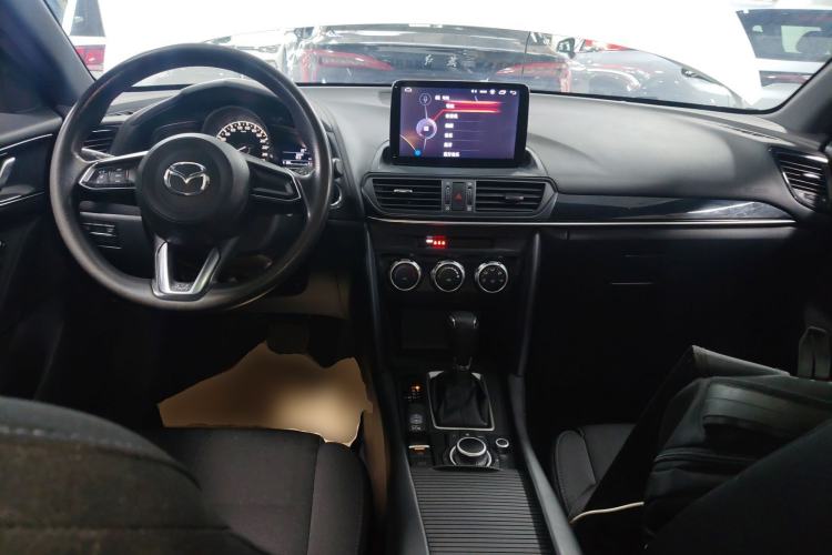 Used Mazda CX-4 2020 2.0L Automatic Two-Wheel Drive Blue Sky Dynamic Edition Center Console