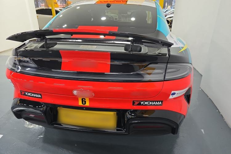 Used Xiaomi Auto SU7 2024 Four-Wheel Drive Ultra-Long Range Advanced Intelligent Driving Max Edition