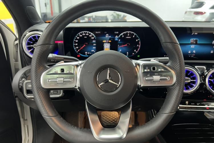 Used Mercedes-Benz A-Class 2022 Revised Version A 200 L Sport Sedan Fashionable Style Steering Wheel