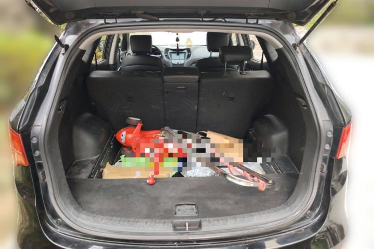 Used Hyundai Santa Fe 2015 2.0T Automatic Two-Wheel Drive Smart Version 5 Seats