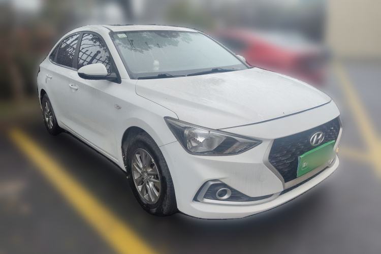 Used Hyundai Celesta 2017 1.6L Automatic Enjoyment Version GLS

