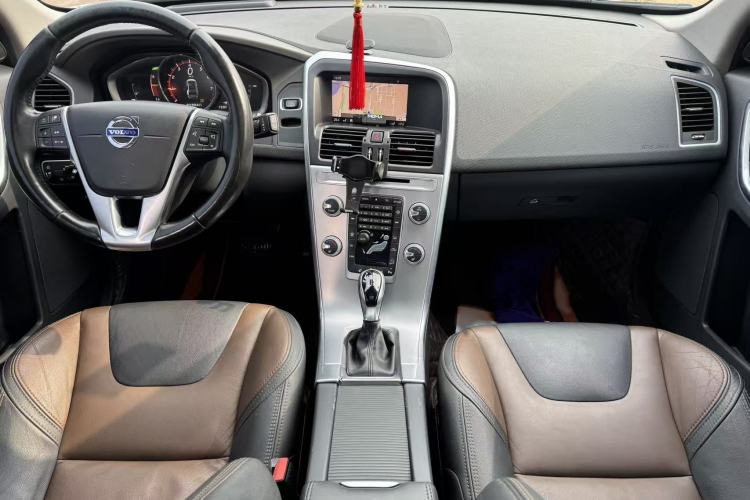 Used Volvo XC60 2017 T5 AWD Smart Upgrade Edition