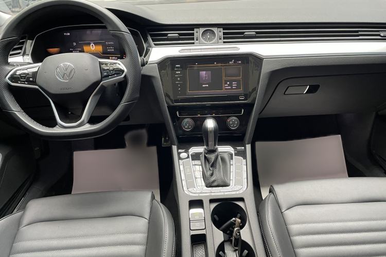 Used Volkswagen Magotan 2023 2 Million Units Limited-Edition 280TSI DSG Comfort Version Audio And AC Panel