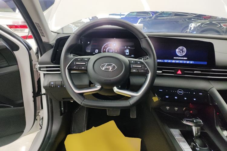 Used Hyundai Elantra 2022 1.5L CVT LUX Prestige Edition