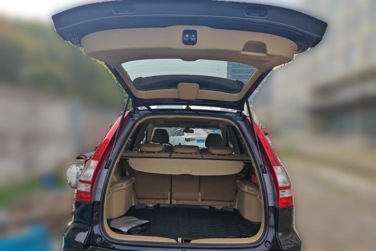 Used Honda CR-V 2010 2.4L automatic four-wheel drive luxury version Trunk