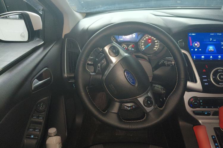 Used Ford Focus 2012 Hatchback 2.0L Automatic Luxury Sport Model Steering Wheel