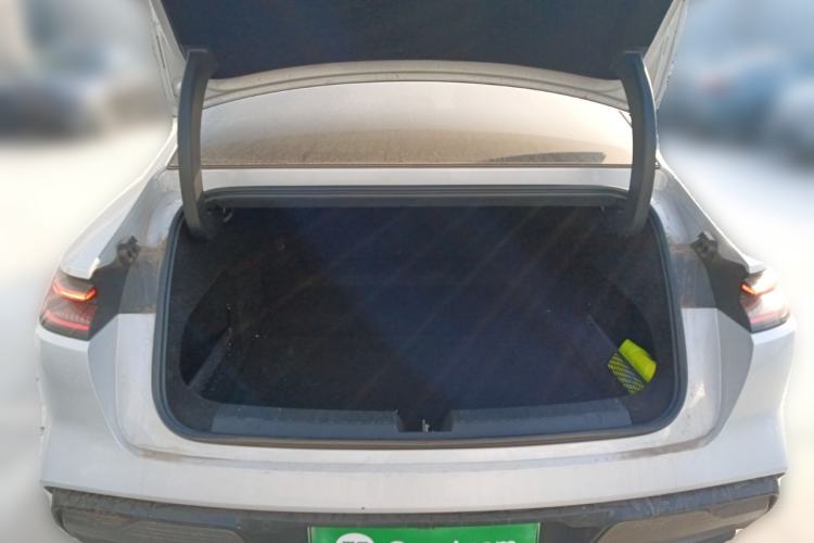 Used Geely Galaxy E8 2024 665 km Range Rear-Drive Starship Long-Range Version