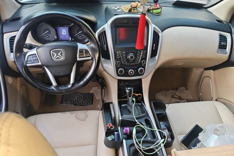 Used JMC Yusheng S350 2013 2.4T Automatic 2WD Diesel Luxury Edition 5 Seats Center Console