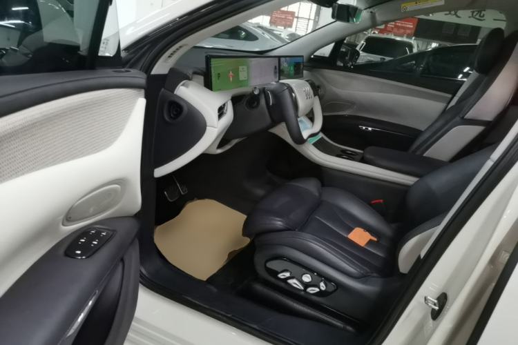 Used IM LS7 2023 90 kWh Elite Rear-Drive Version
