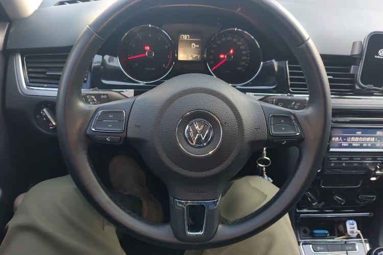 Used Volkswagen Bora 2015 Zhuihui Edition 1.6L Manual Comfort Model Steering Wheel