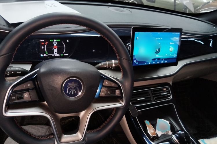 Used BYD Qin PLUS 2021 EV 400KM Luxury Model Center Console