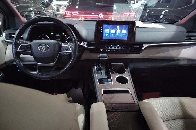 Used Toyota SIENNA 2021 2.5L Hybrid Luxury Edition