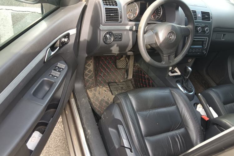 Used Volkswagen Touran 2015 1.4T DSG Comfort Edition 5 Seats