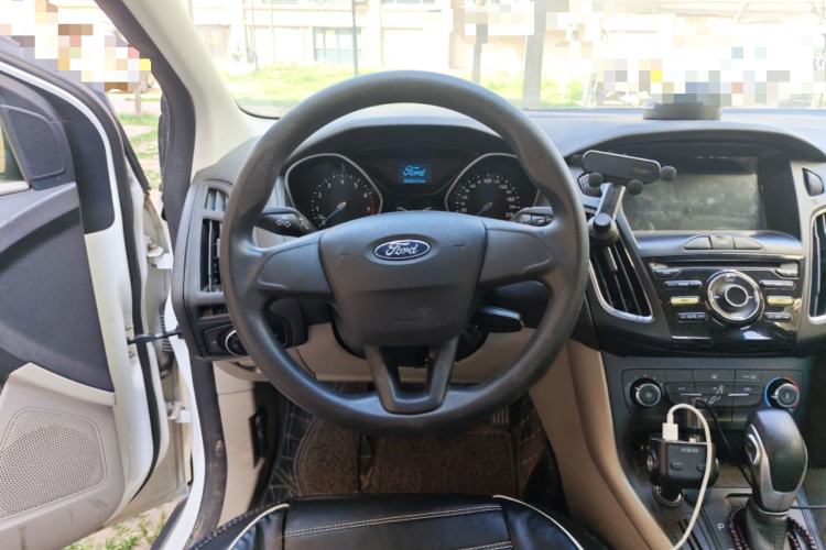 Used Ford Focus 2017 Sedan 1.6L Automatic Comfort Plus SmartDrive Edition Steering Wheel