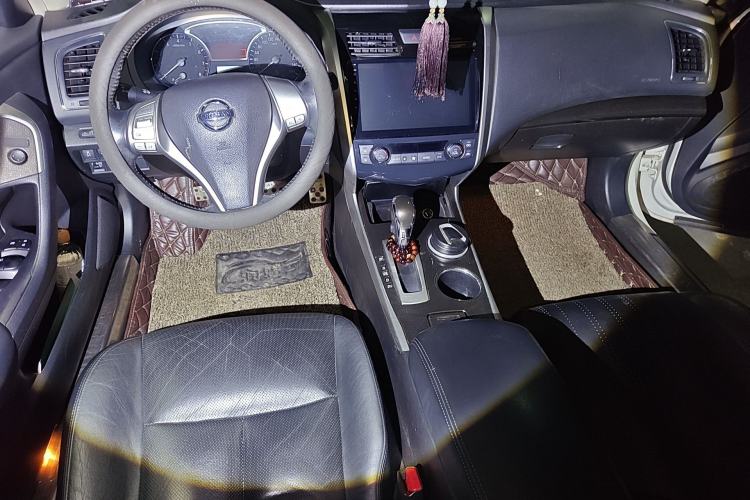 Used Nissan Teana 2013 2.0L XL Comfort Edition Center Console