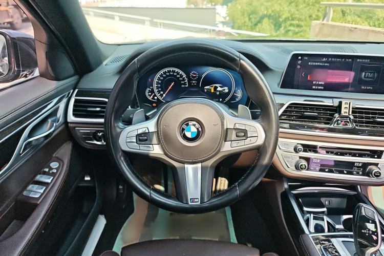 Used BMW 7 Series 2018 730Li Leading Model M Sport Package Steering Wheel