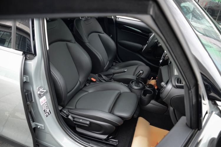 Used MINI 2022 Updated 2.0T COOPER S Classic Edition Five-Door Version Interior 2