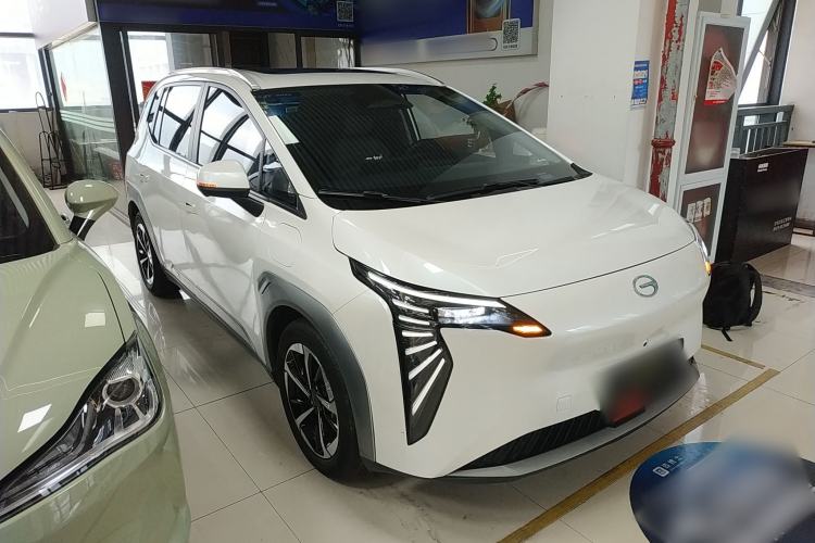 Used AION Y 2023 Younger Star Edition Front Right 45 Deg