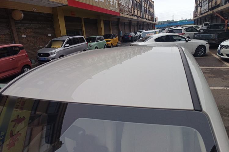 Used Wuling Hongguang MINIEV 2025 Four-Door Version Advanced Edition Roof