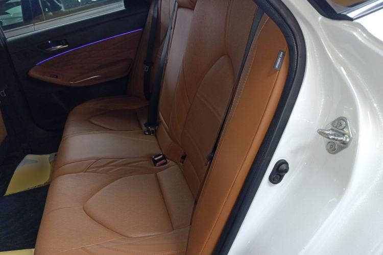 Used Toyota Avalon 2019 Dual-Engine 2.5L XLE Prestige Version China VI Standard