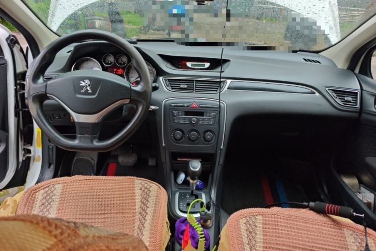 Used Peugeot 308 2014 Enjoy Edition Classic 1.6L Automatic Premium Model Center Console