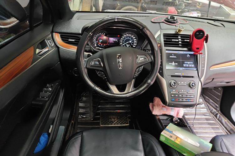 Used Lincoln MKC 2014 2.0T Two-Wheel-Drive Luxury Edition Steering Wheel