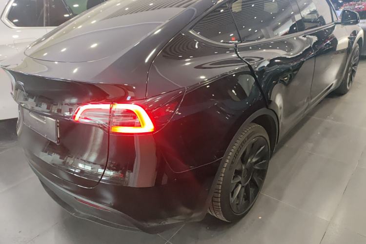 Used Tesla Model Y 2022 Long-Range All-Wheel-Drive Version