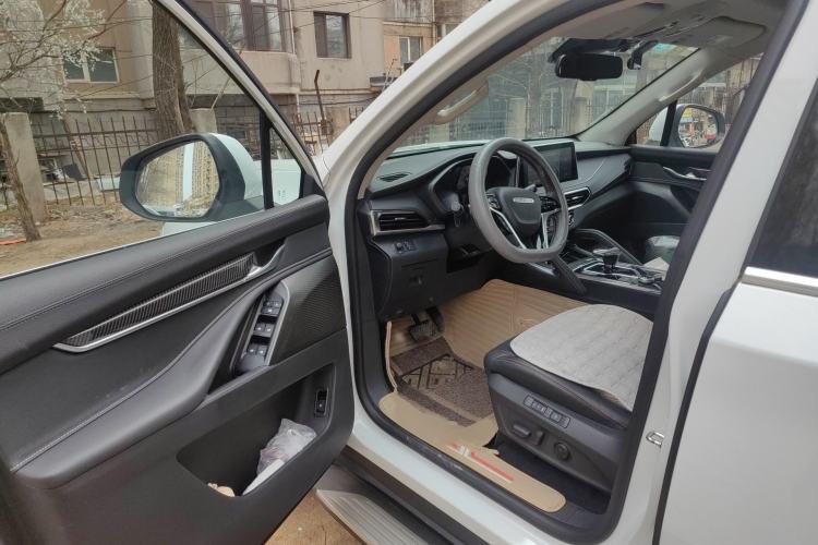 Used SAIC MAXUS D90 Pro 2020 2.0T Gasoline 4x4 Flagship Edition 7 Seats
